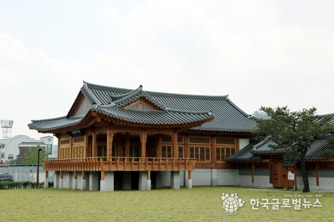 수원전통문화관