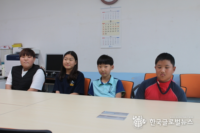 왼쪽부터 이태영,임혜원.전민석,최민혁 학생