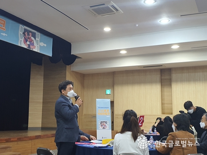 김호겸 지회장이 인사말을 전하고 있다.