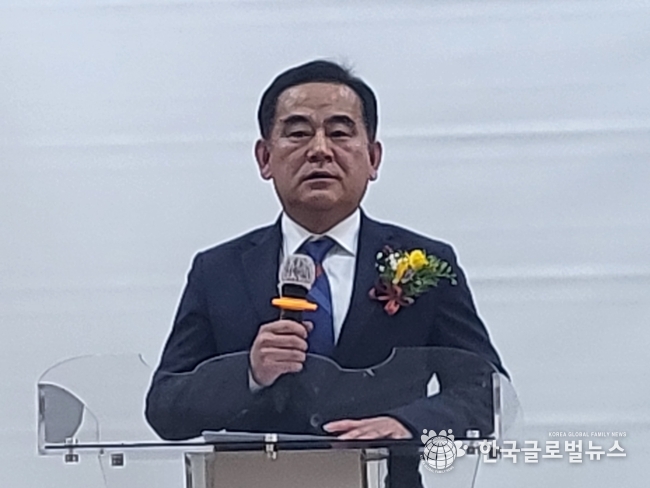 손철옥 회장이 취임사를 하고 있다.