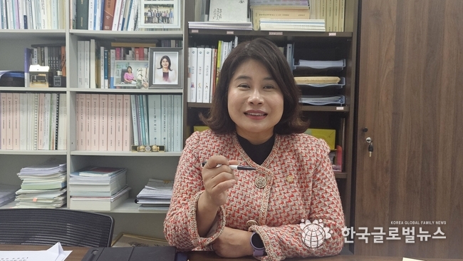 김현채 의원이 5분 발언애 대해 추가 설명을 하고 있다.