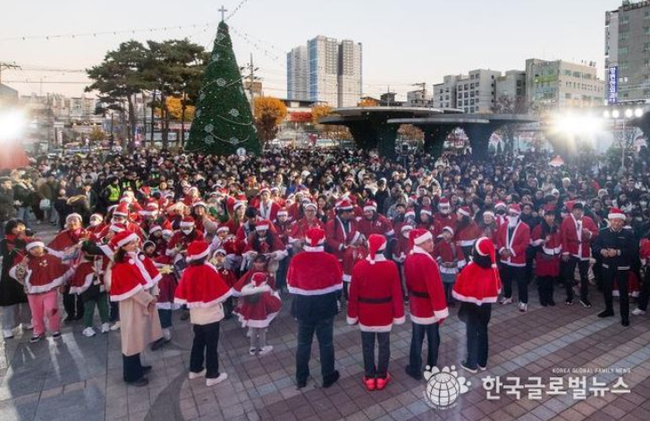 오 해피 산타마켓 축제의 장