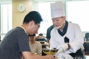 이재준 수원시장, 초복 맞아 공직자들에게 삼계탕 배식