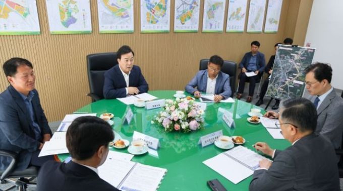 김성제 의왕시장, "공공 복리 증진을 위해 국가적 차원의 정책적 지원 반드시 필요"이한준 LH공사 사장 만나 주요 현안 논의