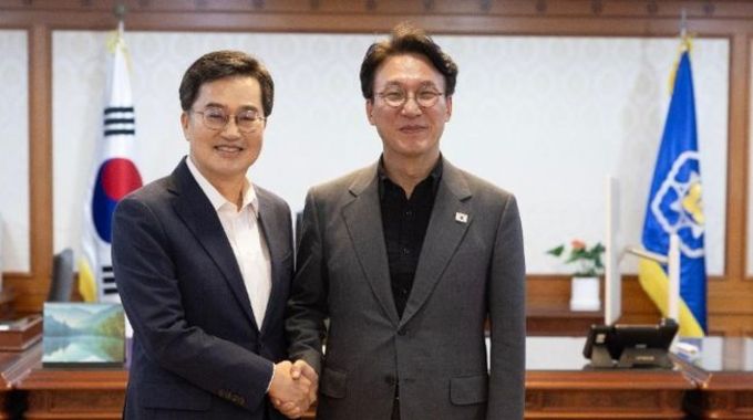 김동연 경기도지사, 김민석 국무총리 만나 미군반환공여지 등 논의