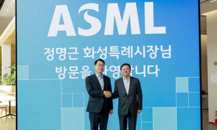 화성특례시 ASML로부터 감사패 전달받아...반도체 혁신도시 위상 더욱 강화