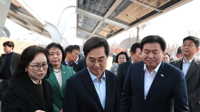 시흥형 RE100 확산, 시화방조제 ‘경기 햇빛 자전거길 1호’ 준공…시흥시, 재생에너지와 시민 일상이 만나는 길 조성