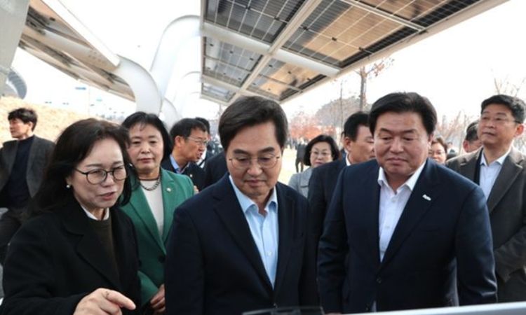 시흥형 RE100 확산, 시화방조제 ‘경기 햇빛 자전거길 1호’ 준공…시흥시, 재생에너지와 시민 일상이 만나는 길 조성