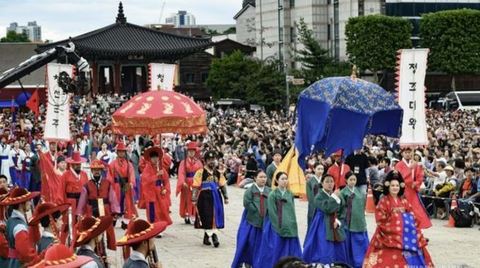 [수원시가 합니다-2] 수원에서는 1년 내내 스포츠, 문화공연, 축제 즐길 수 있다