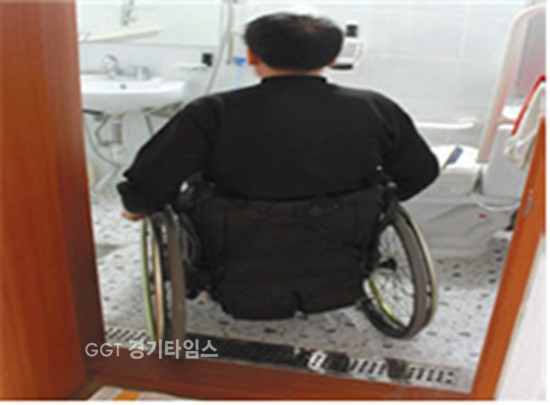 경기도,가 중증장애인 주택 내 편의시설 설치(문틀차단제거)ⓒ경기타임스