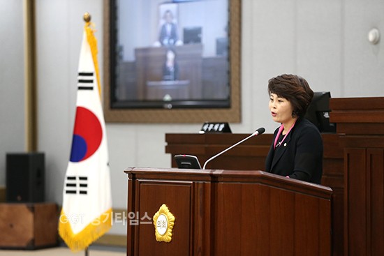 수원시의회 김미경(더불어민주당, 매교,매산,고등,화서1․2,서둔동) 의원이 30일 제327회 정례회 제2차 본회의에서 5분 자유발언ⓒ경기타임스