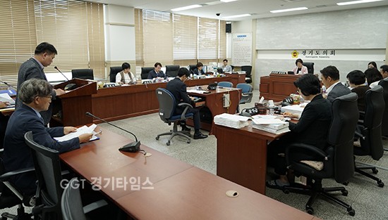 경기도의회 보건복지위원회는 제322회 임시회를 통해 보건복지 분야 2017년도 제2회 추가경정 예산 4조 5천918억원을 심의ⓒ경기타임스