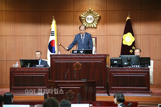 화성시의회는 27일 제166회 임시회 제2차 본회의에 상정된 안건을 의결하고 10일간의 의사일정을 폐회ⓒ경기타임스