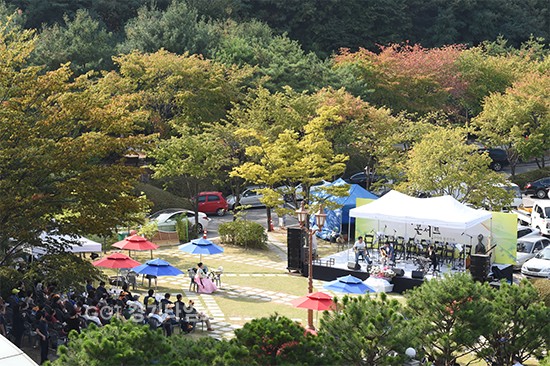 수원시,연화장 콘서트 장면ⓒ경기타임스