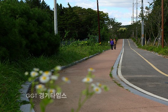 산길과 숲길이 잘 어우러진 정겨운 길 '삼남길 제3길 모락산길'(의왕시~수원시)ⓒ경기타임스