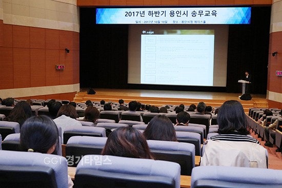 수원시가 23일부터 곡선·구운·매산·매탄3·세류2·인계동 주민센터, 수원세무서, 동수원세무서 등 8곳(각 1대)에서 무인민원발급기를 추가 운영ⓒ경기타임스