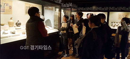 한신대학교가 지난 10일 오산 운천중학교 학생들을 대상으로 자유학기제 진로 체험 프로그램을 실시ⓒ경기타임스