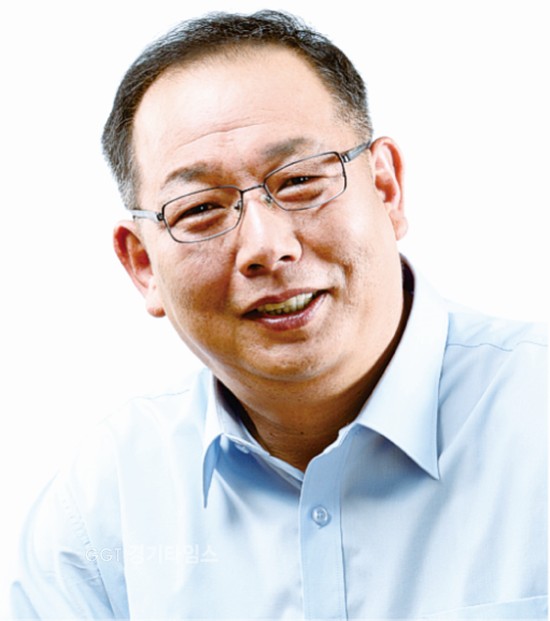수원시의회 제10대 하반기 2기 예산결산특별위원회 위원장 이종근 의원ⓒ경기타임스