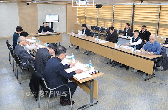 수원시의회 의원연구단체수원시 체육회 통합에 따른 효율적 운영방안 연구회는 6일 의회 세미나실에서 연구활동 최종보고회ⓒ경기타임스
