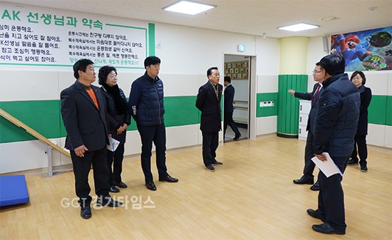 화성시의회 교육복지경제위원회는 지난 12일 제168회 정례회 활동의 일환으로 화성시 장애인의 복지와 재활을 돕고 있는 ‘아르딤복지관’을 방문ⓒ경기타임스