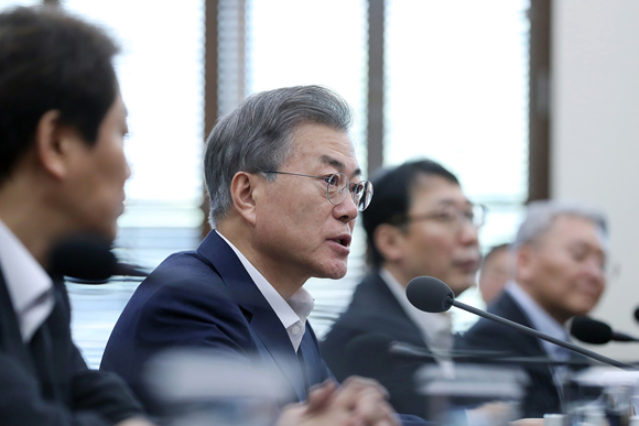 ▲ 문 대통령, 채용비리 엄단 지시…“강원랜드 부정합격자 226명 전원 면직”