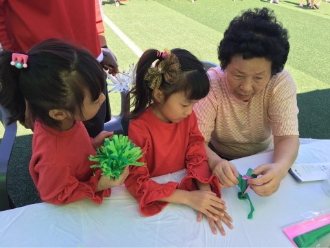 ▲ 서울시립 도봉노인종합복지관, 시니어 재능나눔 전문봉사단 도담도담 놀이터 행사 참여