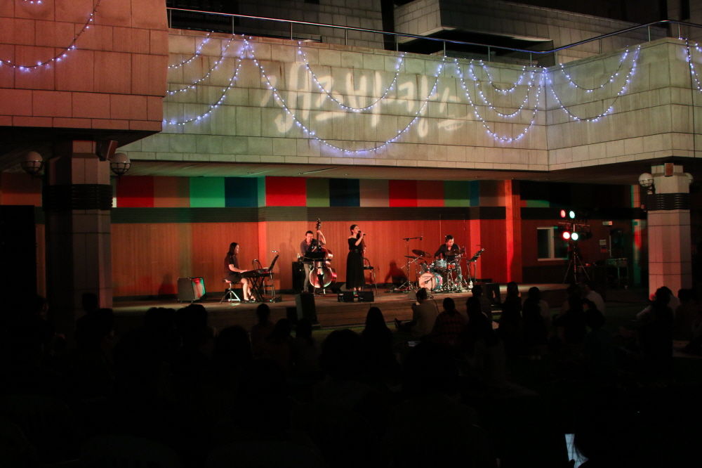 지난해 9월 선큰무대에서 열린 무료재즈공연모습