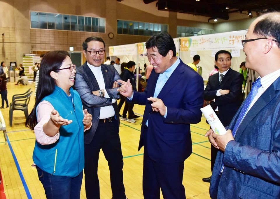 안산시, 제3회 장애인 복지박람회 개최(수어체험)