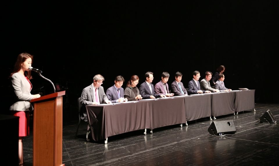 안산시, ‘2018 청렴안산 한마당’개최 (협약식 서명장면)