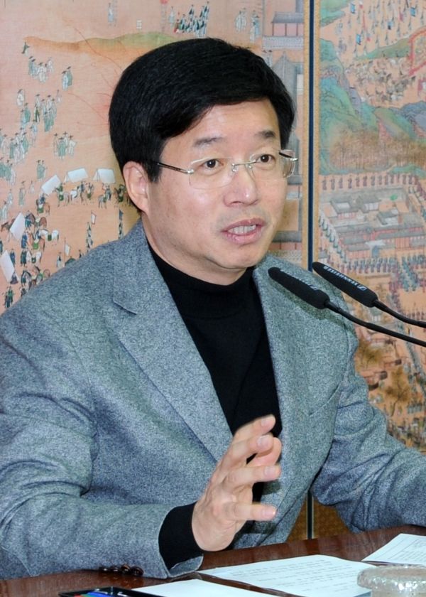 염태영 수원시장 (자료사진_ 수원 포토뱅크) 염태영 수원시장 (자료사진_ 수원 포토뱅크)
