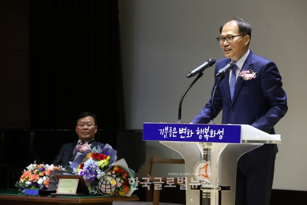 이임사를 하고 있는 황성태 부시장 이임사를 하고 있는 황성태 부시장