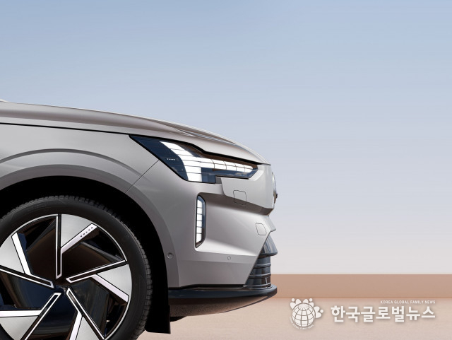 ZKW, 볼보 전기 SUV에 독창적 디자인의 LED 헤드램프 공급