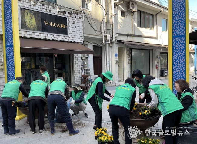 평택시 통복동, 봄꽃으로 화사한 봄맞이 준비