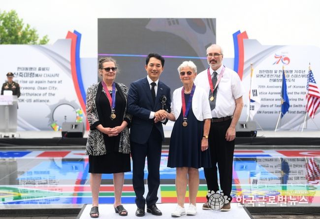 오산 찾은 스미스부대 참전용사 유족들