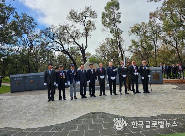 호주 퍼스시 킹스파크에 가평 석(石)으로 만든 가평전투승전비 건립