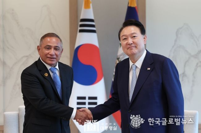8월 1일 윤석열 대통령은 존 브리세뇨(John Briceño) 벨리즈 총리와 면담을 가졌다.