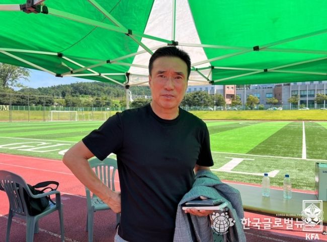 '개막 9경기 무패' 아주대 하석주 감독