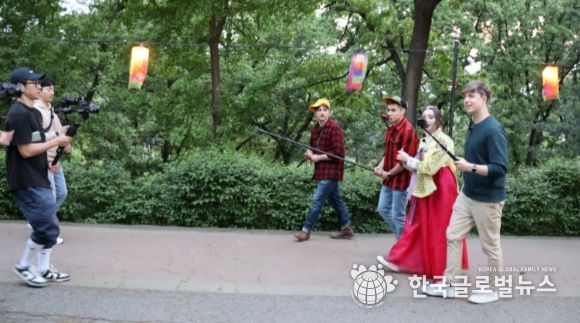 티비에스(TBS) 예능 관광 프로그램 ‘시티투어 왜타버스’ 고양시 편에 등장한 행주산성 한복 체험