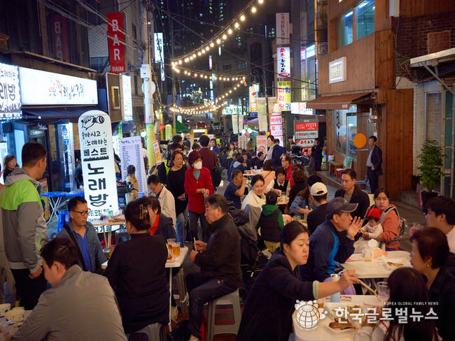 서울시 성동구 왕십리도선동상점가 일대에서 진행된 제 1회 왕도맥주축제