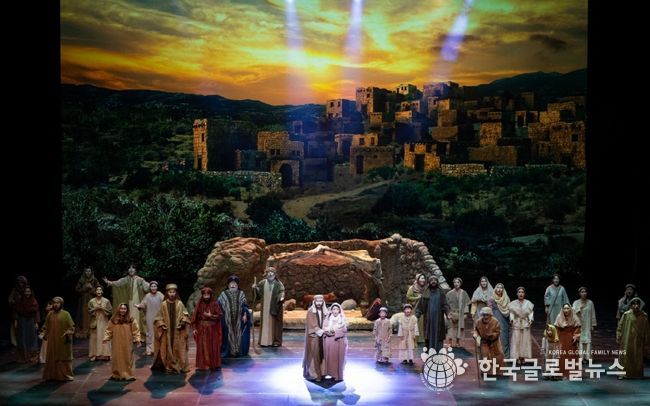 그라시아스합창단 '크리스마스 칸타타' 공연 1막의 한 장면. 사진 그라시아스합창단