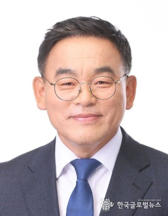 윤원균 용인특례시의회 의장