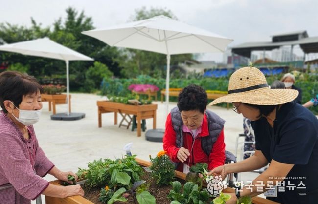 용인특례시가 '함께하는 텃밭' 교육 복지시설을 모집한다.