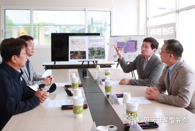 이상일 용인특례시장이 지난 27일 박상우 국토교통부장관, 이한준 한국토지주택공사 사장과 만나 '용인 첨단시스템반도체 국가산업단지' 현안을 점검했다.