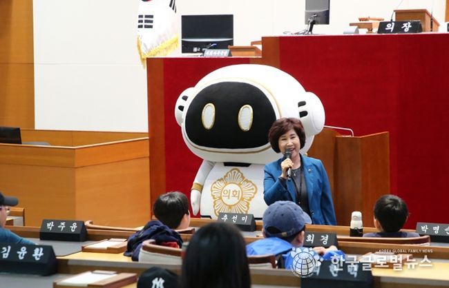 야탑초등학교 학생, 성남시의회 홍보관 단체견학