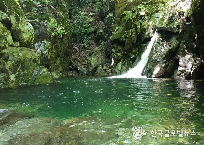 가평군, “명지폭포 옥빛 물색깔 눈앞서 구경하세요”