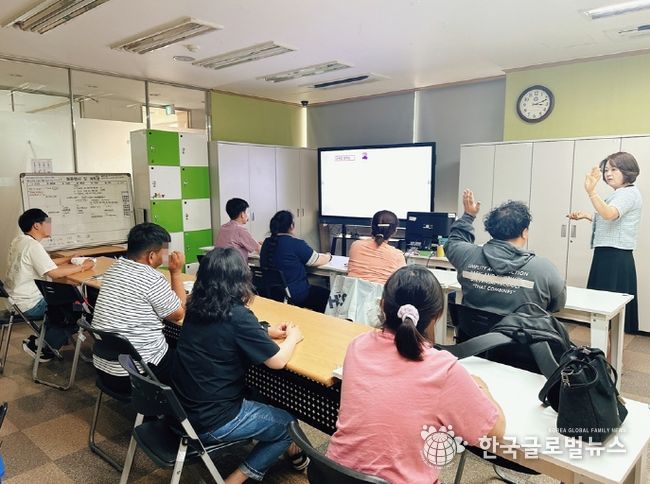 의정부미술도서관, 책과 함께하는 아트테라피(미술치료) 운영