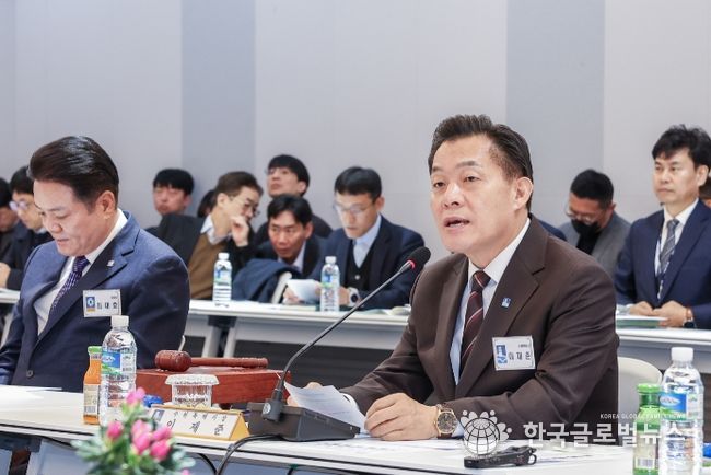 지난 3월 과밀억제권역 자치단체 공동대응협의회 2024년도 제1회 정기회의에서 대표회장인 이재준 수원시장이 발언하고 있다.