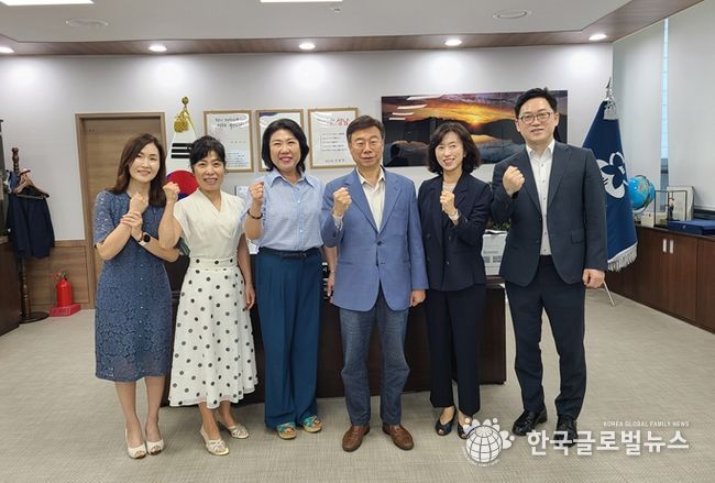 성현정 판교고 교장-오찬숙 성남교육지원청 교육장-신상진 성남시장-송은경 성남고 교감