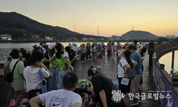 시흥시 중부건강생활지원센터, '한여름 밤 건강 걷기' 성료