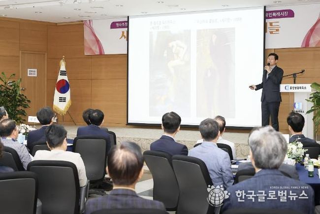 이상일 용인특례시장은 11일 오전 용인상공회의소가 주최한 ‘제152회 용인상공회의소 조찬 세미나’에 강사로 초청을 받아 특강을 했다.